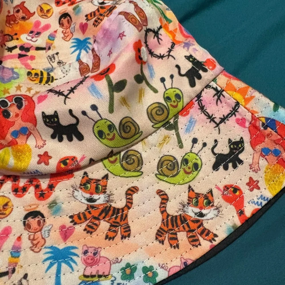 🩷 Karol G- Os Women's Bucket Hat 🧡 - Picture 4 of 8